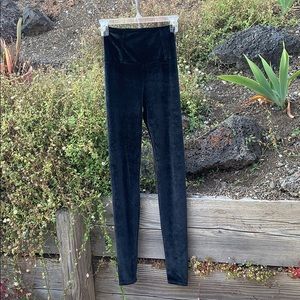 Wilfred Free Aritzia Daria velvet leggings